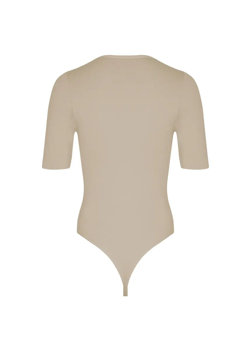 Magic zwarte stringbody korte mouw - Everybody shortsleeve - Bodysuit die niet doorschijnt - Naadloos - Ronde hals Magic zwarte stringbody korte mouw - Everybody shortsleeve - Bodysuit die niet doorschijnt - Naadloos - Ronde hals