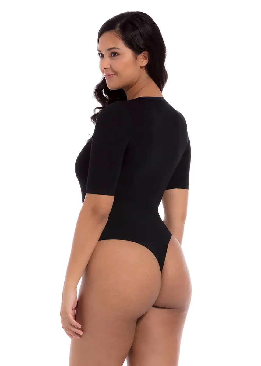 Magic zwarte stringbody korte mouw - Everybody shortsleeve - Bodysuit die niet doorschijnt - Naadloos - Ronde hals Magic zwarte stringbody korte mouw - Everybody shortsleeve - Bodysuit die niet doorschijnt - Naadloos - Ronde hals