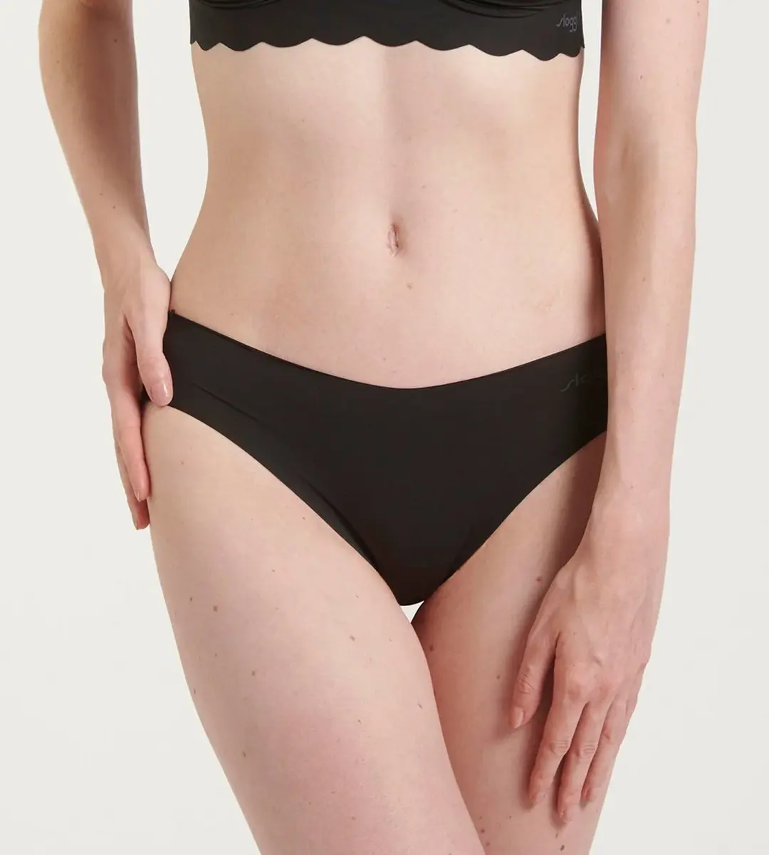 Sloggi naadloos ondergoed dames Zero hipstring microfiber 2.0 -Schijnt niet door - Onzichtbaar - katoenen kruisje Sloggi naadloos ondergoed dames Zero hipstring microfiber 2.0 -Schijnt niet door - Onzichtbaar - katoenen kruisje