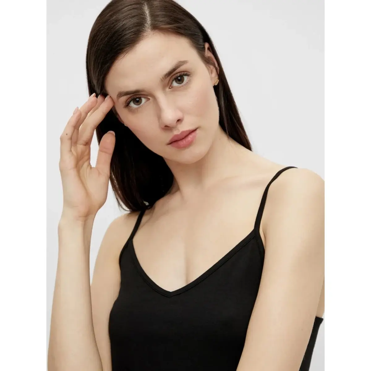 Pieces dames hemd - spaghetti bandjes - Irene - Katoenen onderhemd met smalle bandjes - Wit - Zwart Pieces dames hemd - spaghetti bandjes - Irene - Katoenen onderhemd met smalle bandjes - Wit - Zwart