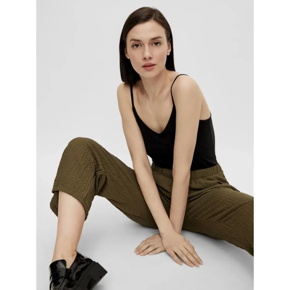 Pieces dames hemd - spaghetti bandjes - Irene - Katoenen onderhemd met smalle bandjes - Wit - Zwart Pieces dames hemd - spaghetti bandjes - Irene - Katoenen onderhemd met smalle bandjes - Wit - Zwart