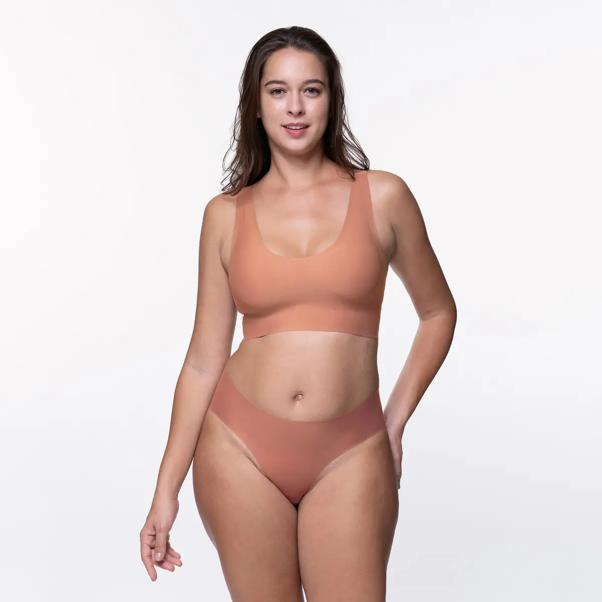 Dorina naadloze slip Airlite Eco - Hipster Classic - Invisible dames onderbroek - Beige - zwart Dorina naadloze slip Airlite Eco - Hipster Classic - Invisible dames onderbroek - Beige - zwart