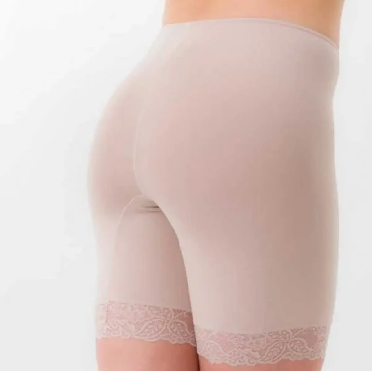 Avet dames boxershort lange pijpjes kant 38490 - Kanten broekje voor onder een jurk - Microfiber ondergoed Avet dames boxershort lange pijpjes kant 38490 - Kanten broekje voor onder een jurk - Microfiber ondergoed