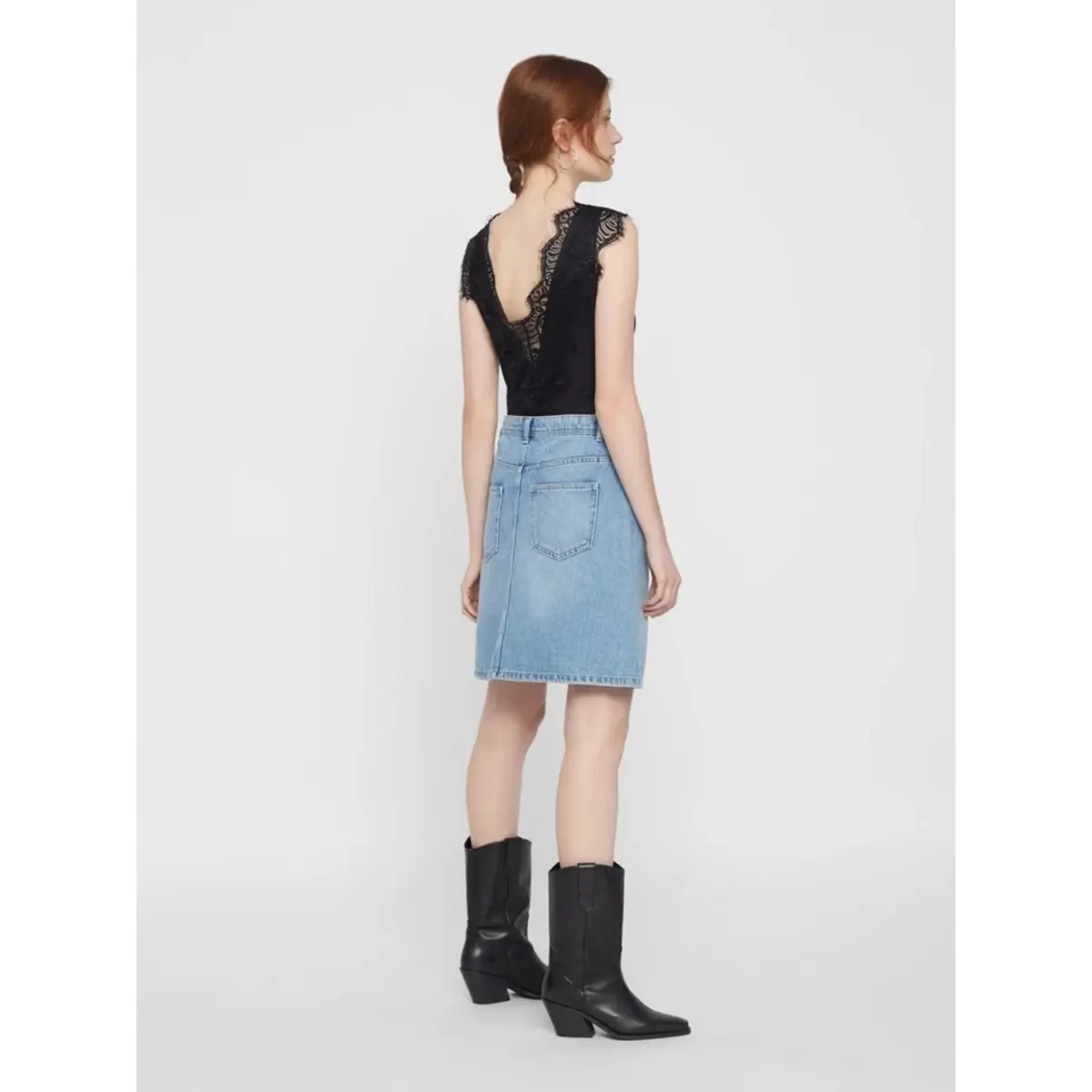 Pieces dames hemd kant - Lace top Ilu - Zwart Kanten dames onderhemd - Kanten schouderbandjes Pieces dames hemd kant - Lace top Ilu - Zwart Kanten dames onderhemd - Kanten schouderbandjes