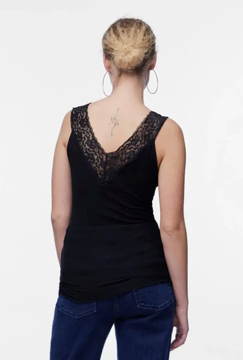 Pieces dames hemd kant - Lace top Siri - Kanten onderhemd - Kanten schouderbandjes - Viscose Pieces dames hemd kant - Lace top Siri - Kanten onderhemd - Kanten schouderbandjes - Viscose