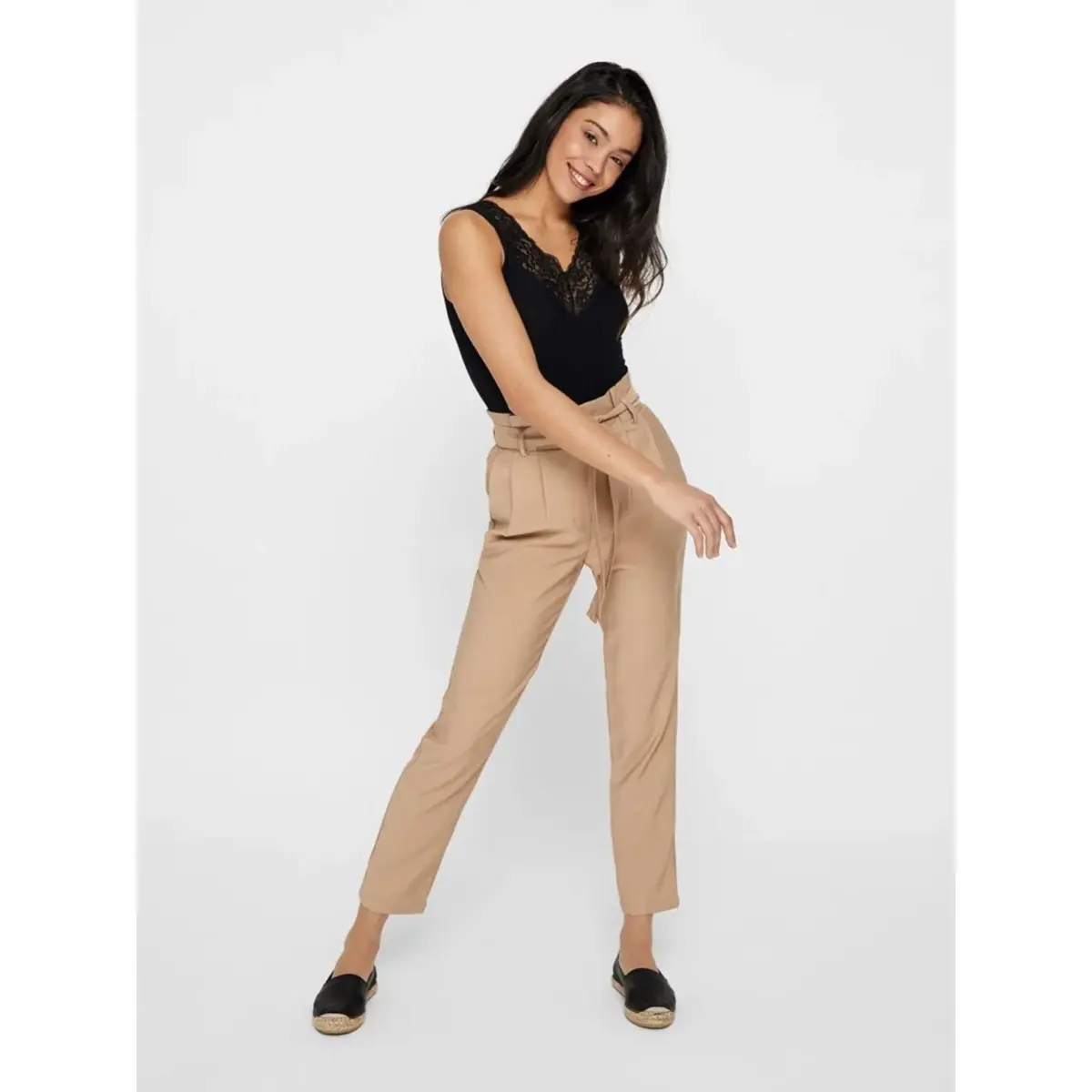 Pieces dames hemd kant - Lace top Siri - Kanten onderhemd - Kanten schouderbandjes - Viscose Pieces dames hemd kant - Lace top Siri - Kanten onderhemd - Kanten schouderbandjes - Viscose