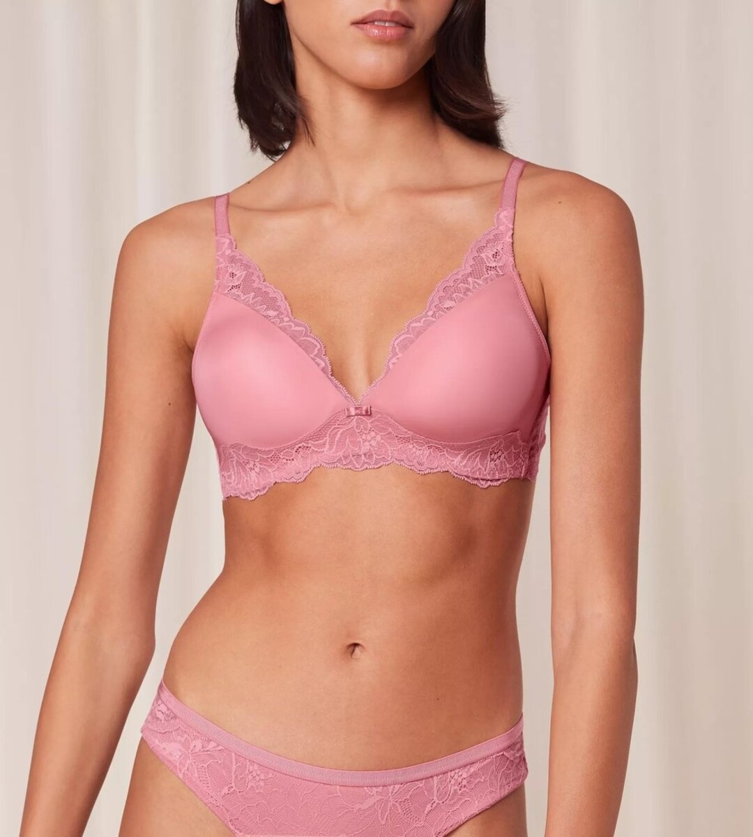 TRIUMPH BH Amourette Charm TP - Zonder Beugel Roze - Kanten beugelloze bh voorgevormd