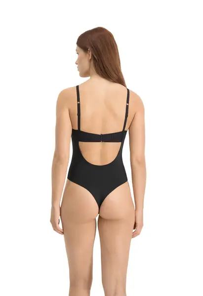 Puma naadloze body dames - Spaghetti bandjes - Zwarte bodysuit die niet doorschijnt Puma naadloze body dames - Spaghetti bandjes - Zwarte bodysuit die niet doorschijnt