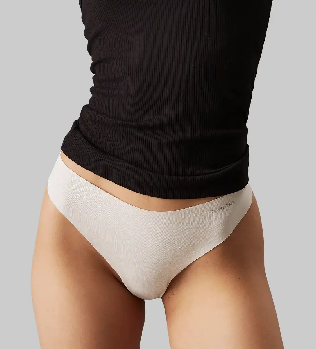 Calvin Klein 3-pack naadloze dames strings - Seamless multipack dames onderbroeken - Calvin Klein strings Calvin Klein 3-pack naadloze dames strings - Seamless multipack dames onderbroeken - Calvin Klein strings