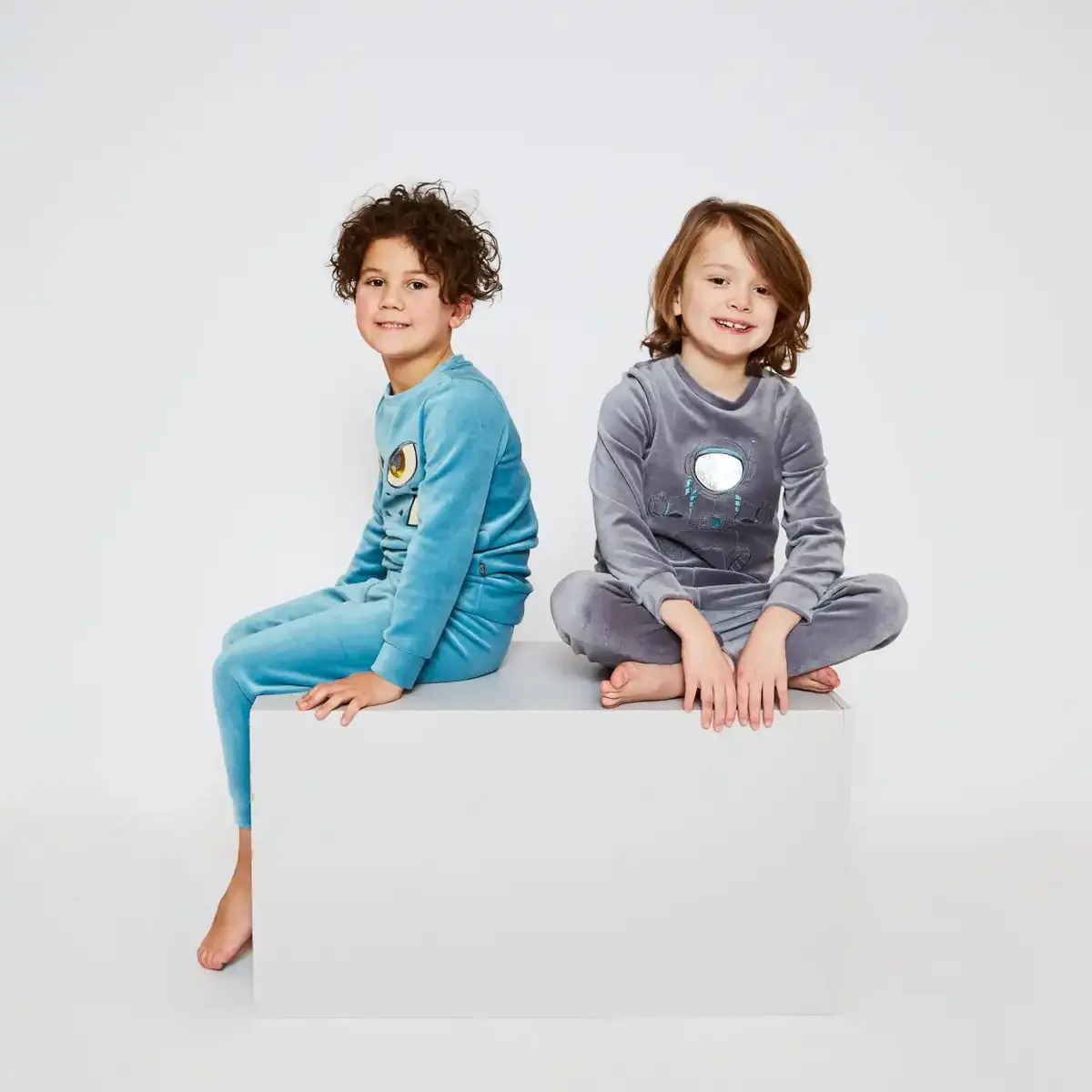 Charlie Choe velours jongens pyjama - Monster - Warme winter kinder pyjama Charlie Choe velours jongens pyjama - Monster - Warme winter kinder pyjama