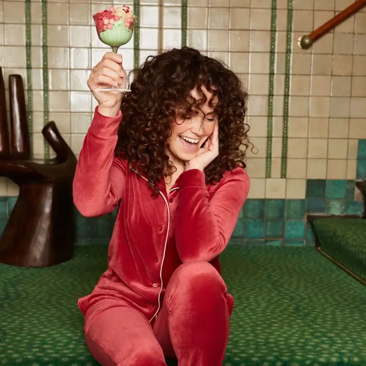 Charlie Choe dames pyjama Velours - Modern - Warme winter pyjama dames met knoopsluiting Charlie Choe dames pyjama Velours - Modern - Warme winter pyjama dames met knoopsluiting