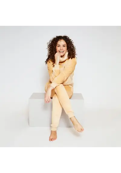 Charlie Choe dames huispak Fleece - Loungeset Charlie Choe dames huispak Fleece - Loungeset