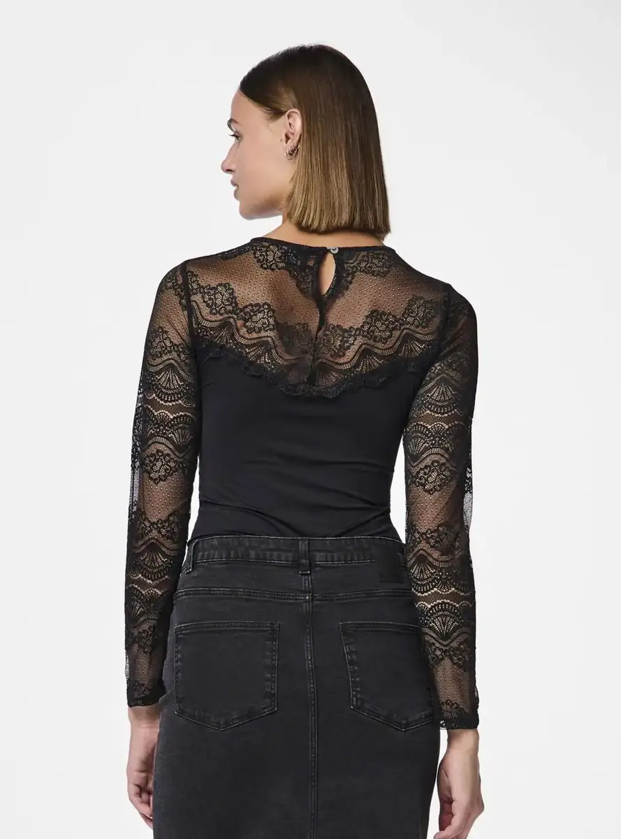 Pieces kanten body dames - Lace top Sinna - Zwarte bodysuit lange mouwen met hoge hals - lingerie body