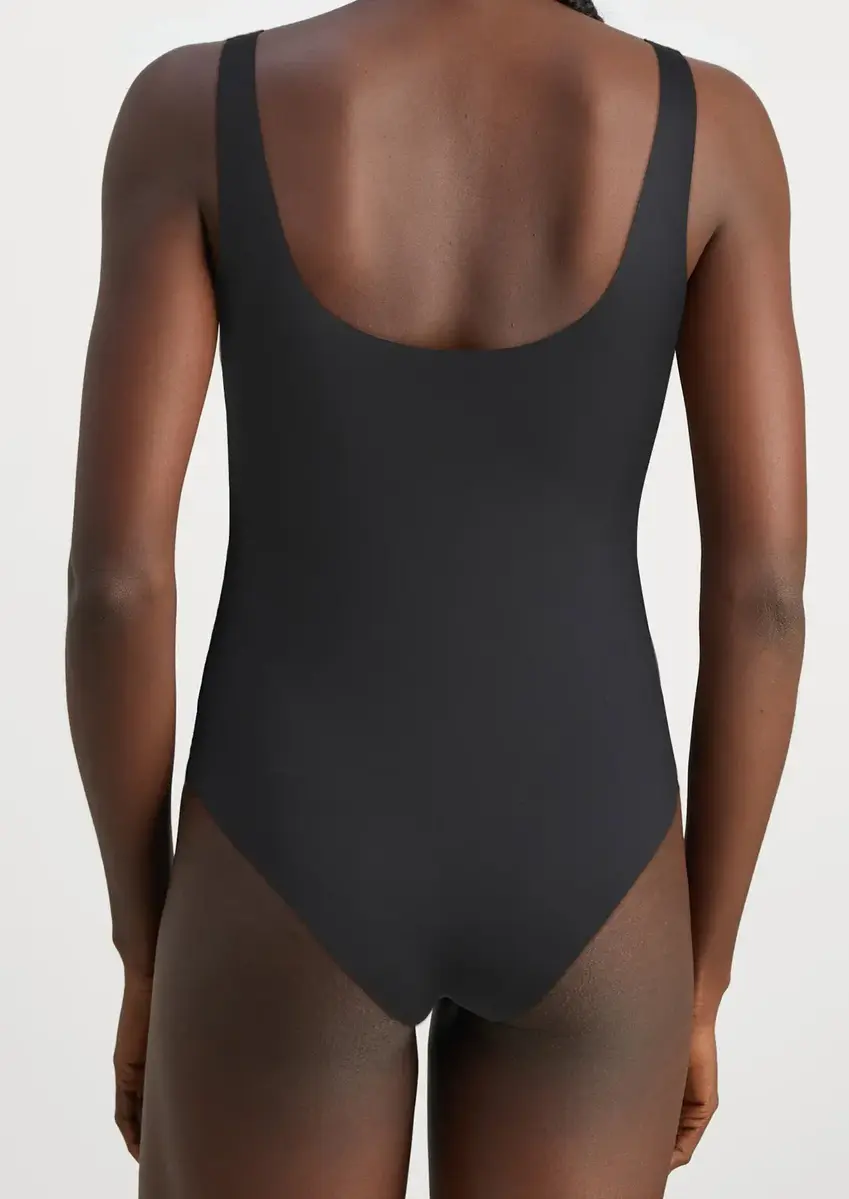 Pieces bodystocking - Seamless PCecho - Naadloze body zonder mouwen - Brede bandjes - Schijnt niet door -Zwart