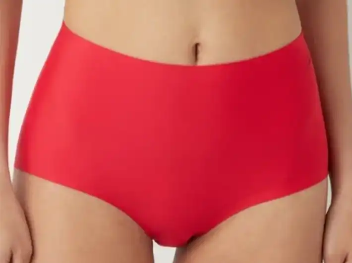 rood naadloos ondergoed