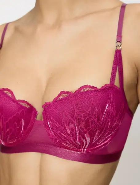 Triump BH Crazy Stupid Love WHP - Beugel bh voorgevormde balconette bh met kant - Sexy lingerie dames