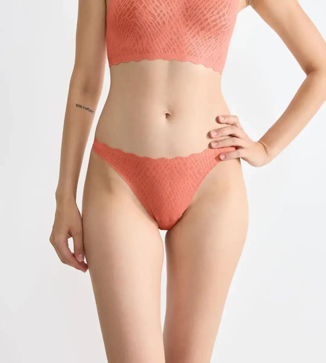 Sloggi Zero Feel kanten String - Bliss - Microfiber naadloze dames string - Seamless