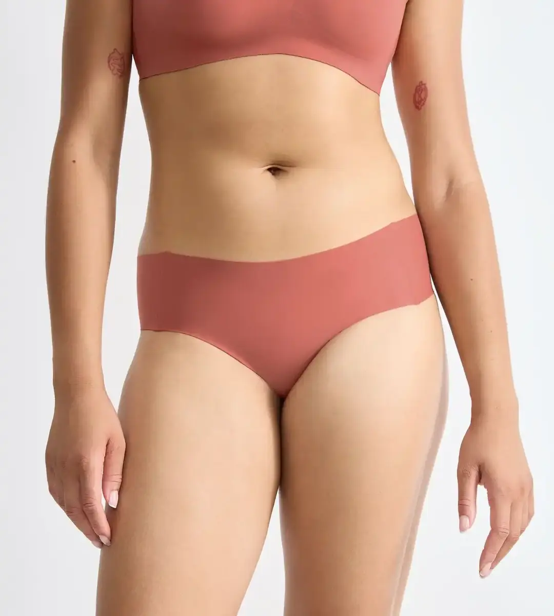 Sloggi Zero Feel hipster 2.0 - Invisible - Naadloze dames short - Dames Onderbroek die niet doorschijnt - Zwart - Huidskleur Sloggi Zero Feel hipster 2.0 - Invisible - Naadloze dames short - Dames Onderbroek die niet doorschijnt - Zwart - Huidskleur