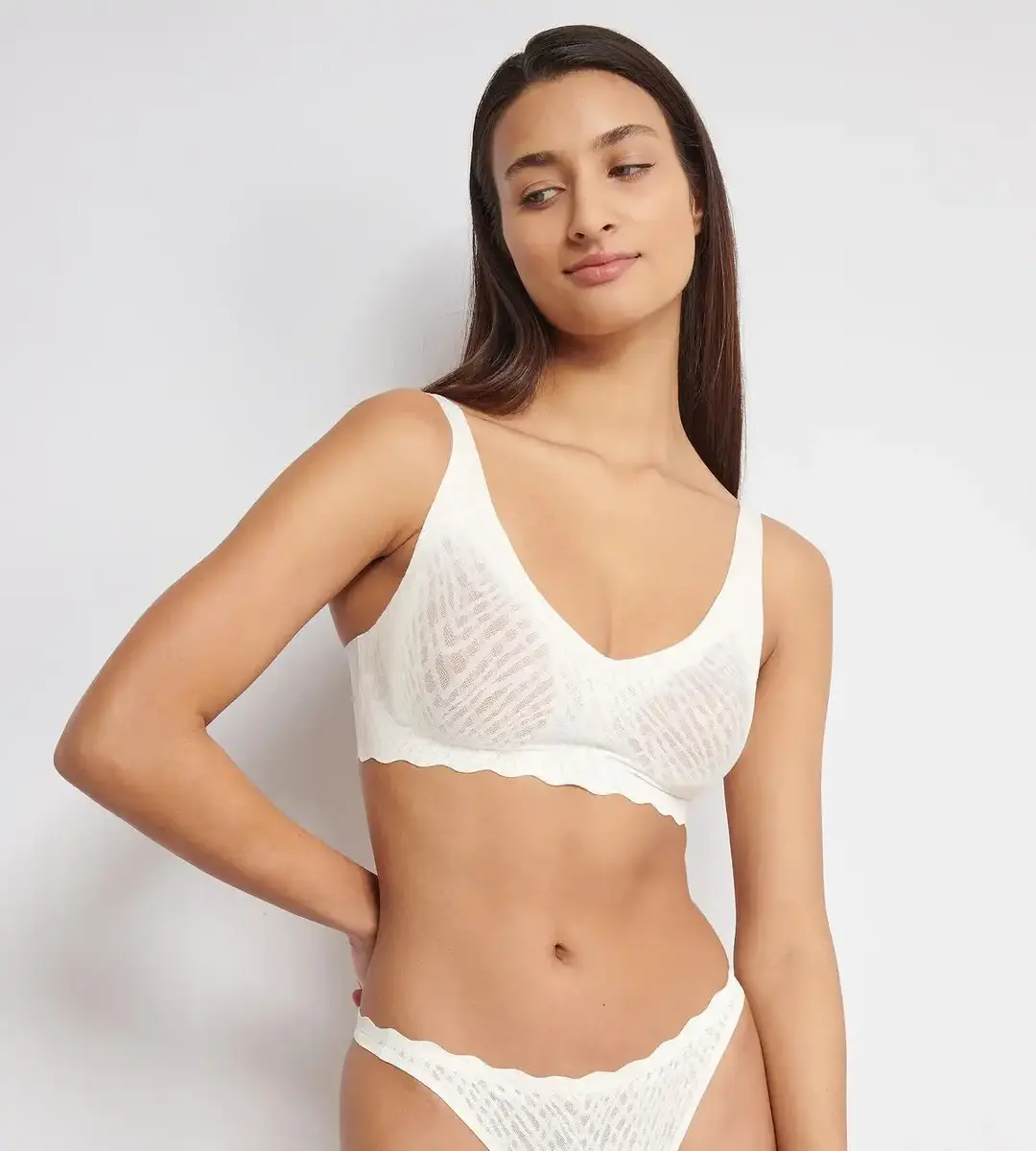 Sloggi Zero feel Soft Bra Bliss - Naadloze BH top - Kanten bralette met brede bandjes Sloggi Zero feel Soft Bra Bliss - Naadloze BH top - Kanten bralette met brede bandjes