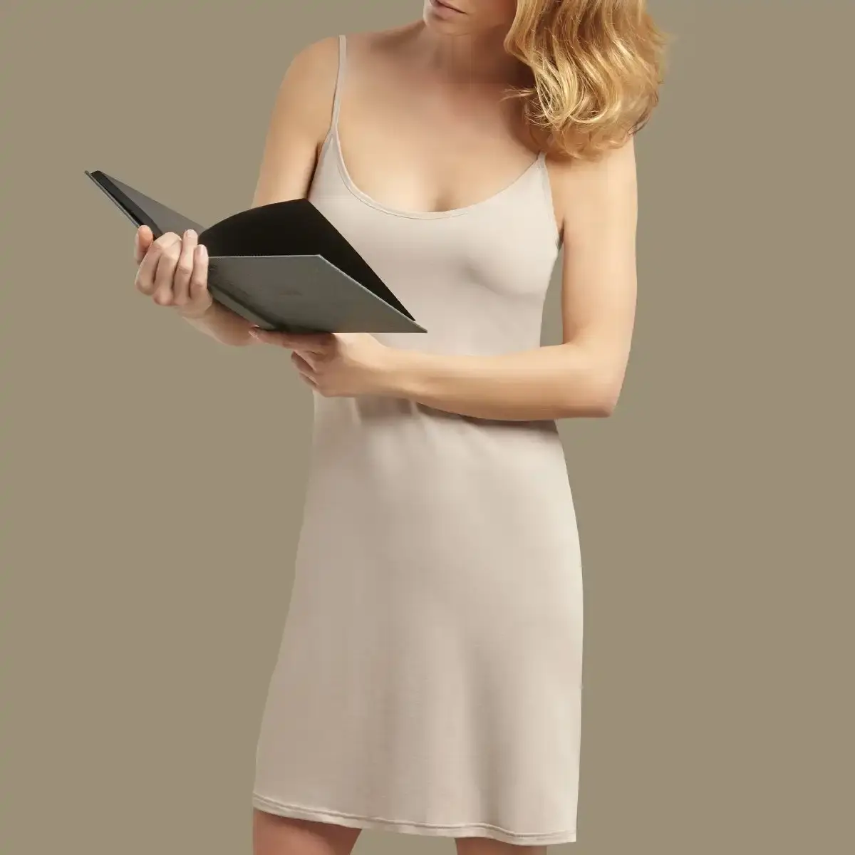 Avet gladde onderjurk spaghetti bandjes - 79190 - wit -zwart - huidskleur