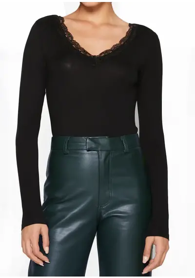 Pieces dames shirt Kant lange mouw - Barbera Pieces dames shirt Kant lange mouw - Barbera