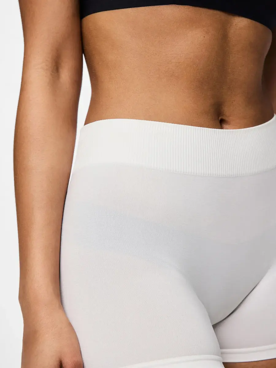 Pieces dames short naadloos - London - Broekje onder jurk - Boxershort lange pijpjes Pieces dames short naadloos - London - Broekje onder jurk - Boxershort lange pijpjes