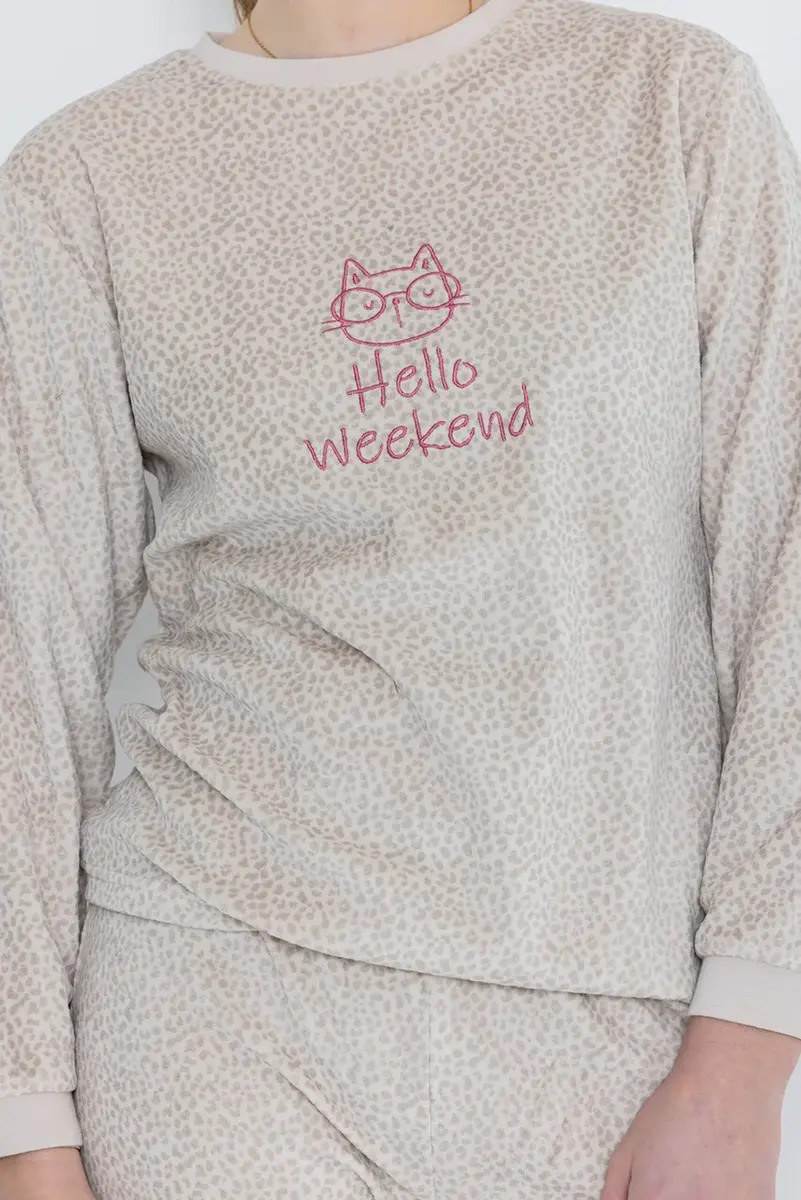 Cocodream velours meisjes pyjama - Hello Weekend - Warme winter pyjama Cocodream velours meisjes pyjama - Hello Weekend - Warme winter pyjama