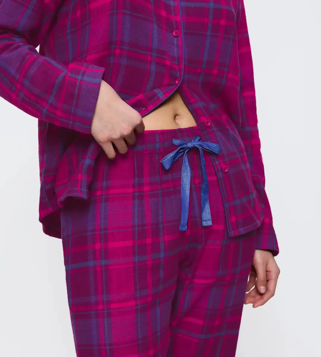 Triumph dames pyjama Katoen - Boyfriend Fit - Doorknoop katoene pyjama met lange mouwen Triumph dames pyjama Katoen - Boyfriend Fit - Doorknoop katoene pyjama met lange mouwen