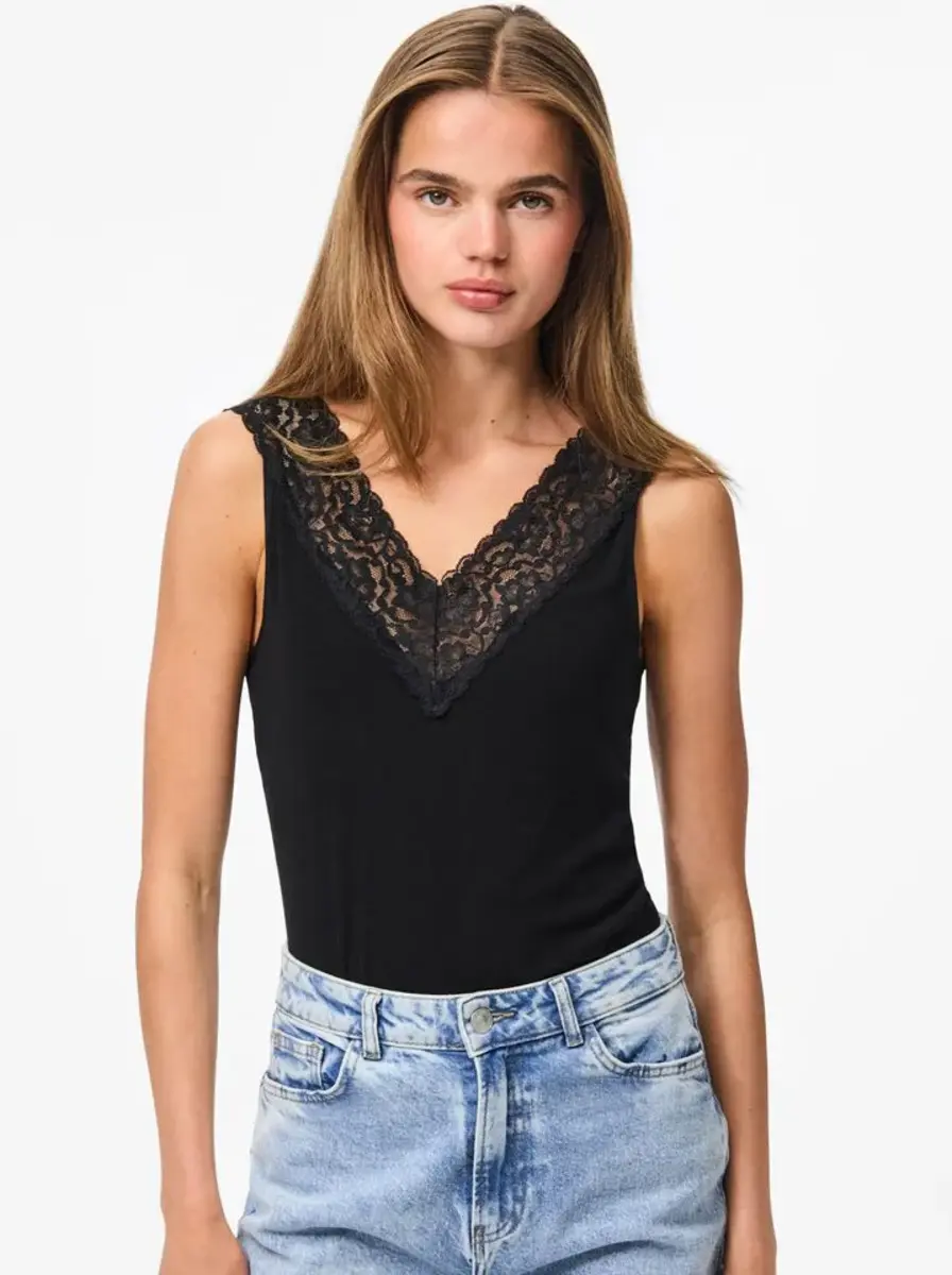 Pieces dames hemd kant - Lace top Siri - Kanten onderhemd - Kanten schouderbandjes - Viscose Pieces dames hemd kant - Lace top Siri - Kanten onderhemd - Kanten schouderbandjes - Viscose