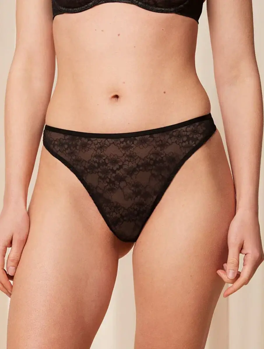 Triumph Bright Spotlight high leg string - Kanten hoog opgesneden string