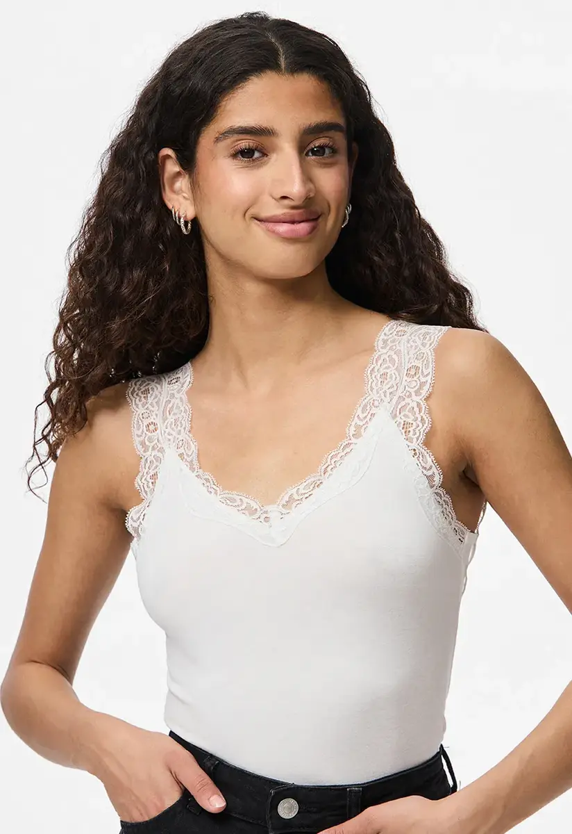 Pieces hemdje met kant - Lace Top - Barbera - Viscose kanten onderhemd - Singlet met brede bandjes - Zwart - Huidskleur - Wit - Lingerie top Pieces hemdje met kant - Lace Top - Barbera - Viscose kanten onderhemd - Singlet met brede bandjes - Zwart - Huidskleur - Wit - Lingerie top