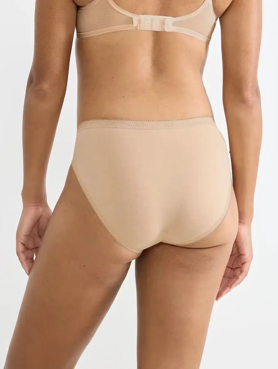 Sloggi ondergoed dames Basic Tai slip - Hoog opgesneden dames slip Sloggi ondergoed dames Basic Tai slip - Hoog opgesneden dames slip