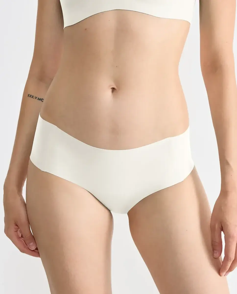 Sloggi Zero Feel hipster 2.0 - Invisible - Naadloze dames short - Dames Onderbroek die niet doorschijnt - Zwart - Huidskleur Sloggi Zero Feel hipster 2.0 - Invisible - Naadloze dames short - Dames Onderbroek die niet doorschijnt - Zwart - Huidskleur