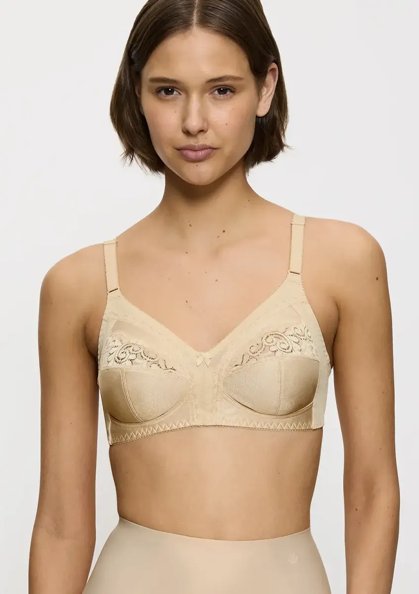 TRIUMPH BH Claudette 104 N - Kanten Bh zonder beugels - Klassieke senioren bh - Stevige ondersteuning TRIUMPH BH Claudette 104 N - Kanten Bh zonder beugels - Klassieke senioren bh - Stevige ondersteuning