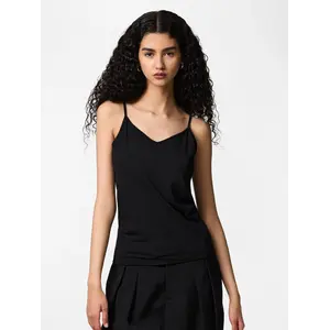 Pieces dames hemd - spaghetti bandjes - Irene - Katoenen onderhemd met smalle bandjes - Wit - Zwart Pieces dames hemd - spaghetti bandjes - Irene - Katoenen onderhemd met smalle bandjes - Wit - Zwart