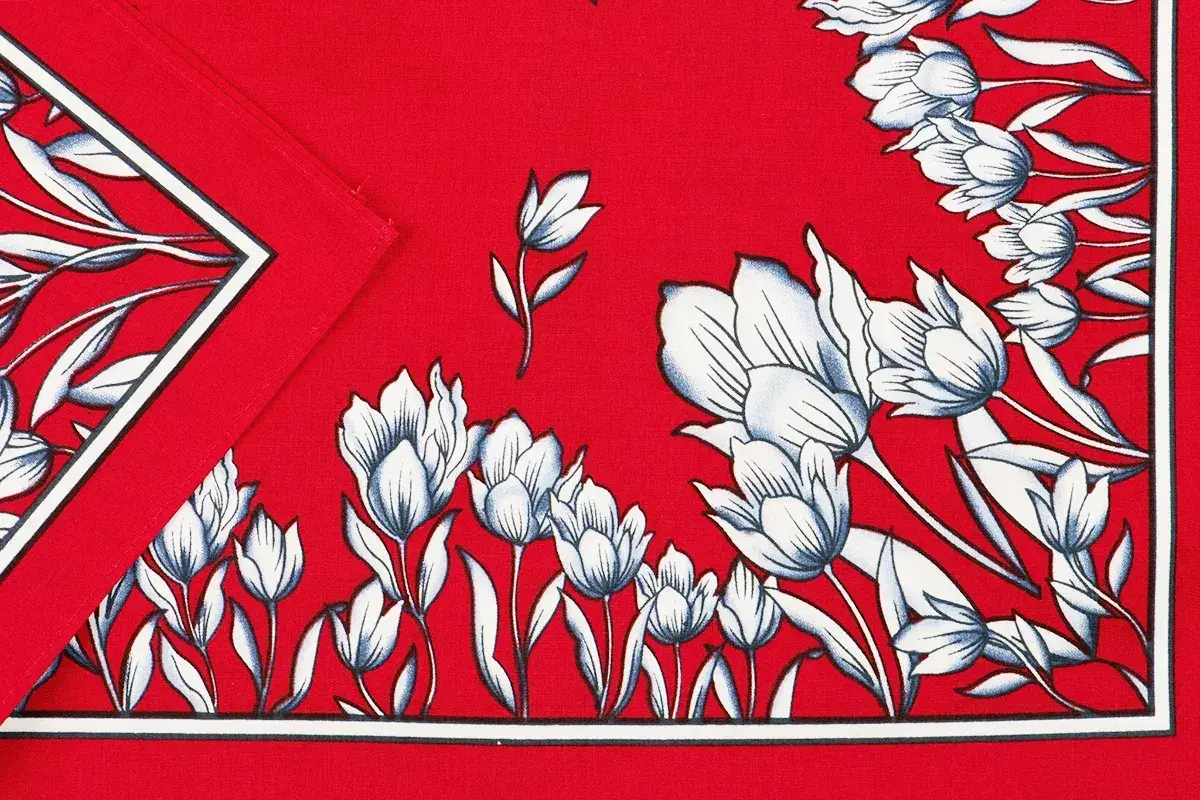 Boeren zakdoek rood Tulpen 55 x 55 cm Boeren zakdoek rood Tulpen 55 x 55 cm