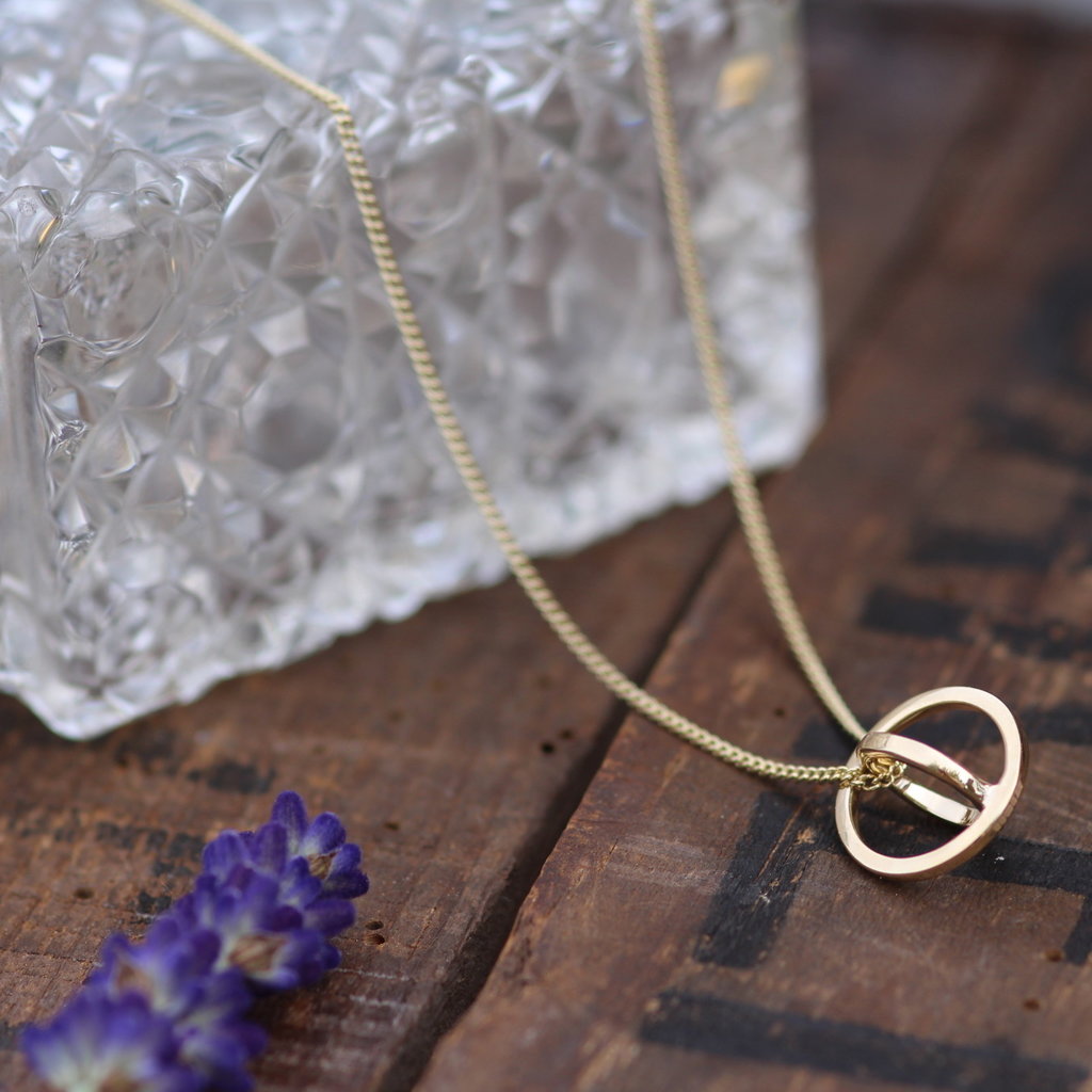 KENSINGTON  Gold Petite Sphere Necklace