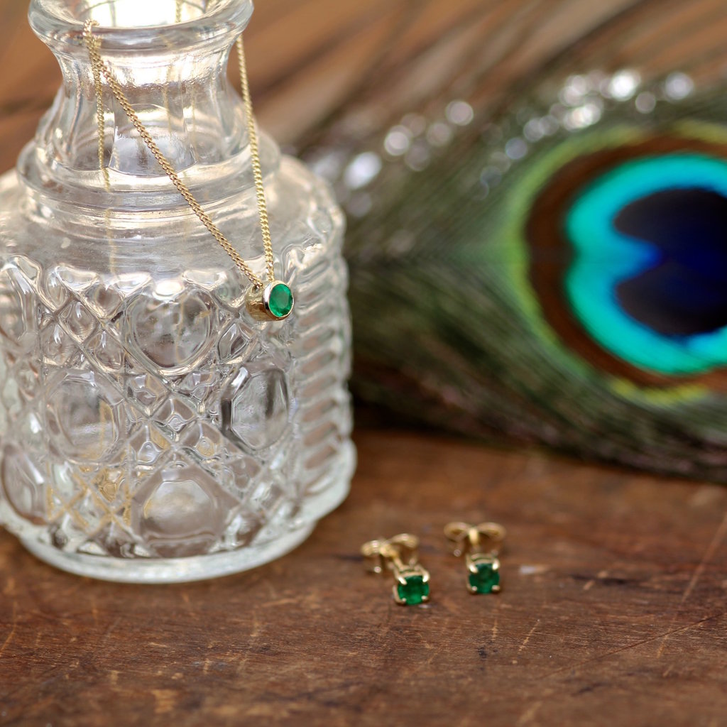 OCEANIA Gold Sliding Emerald Necklace
