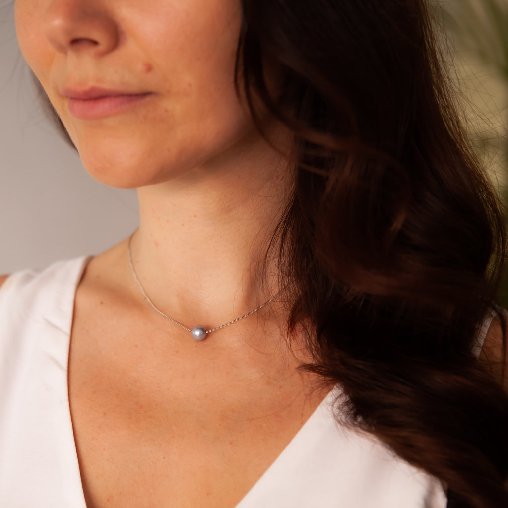 GATSBY White Gold Floating Pearl Necklace