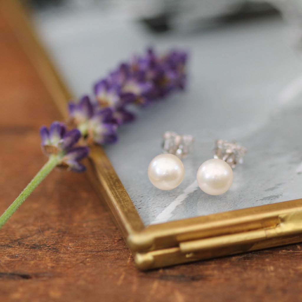 GATSBY White Freshwater Pearl Earrings