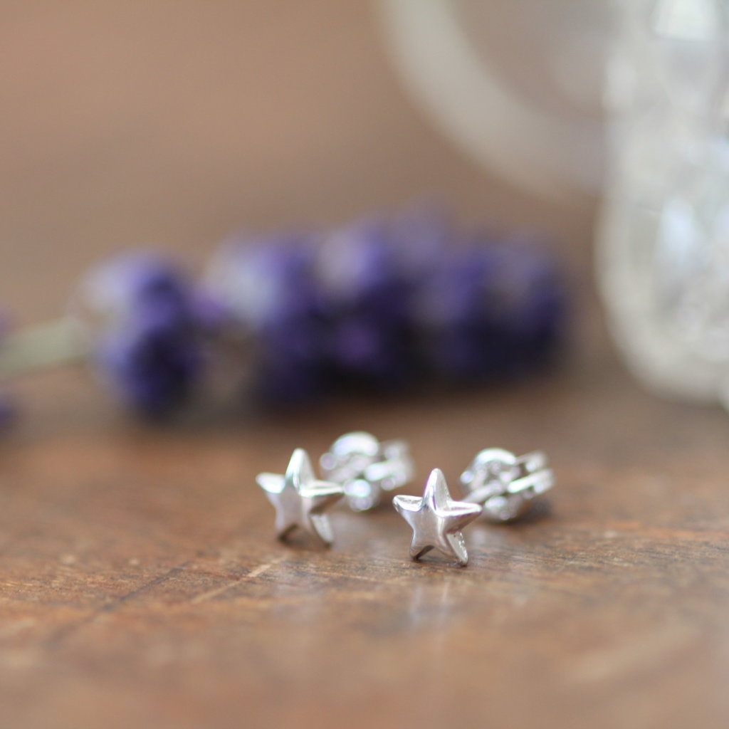 DARCY White Gold Star Earrings