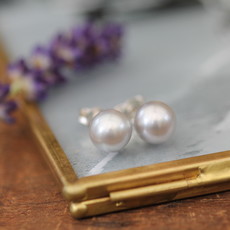 GATSBY Silver Grey Pearl Stud Earrings