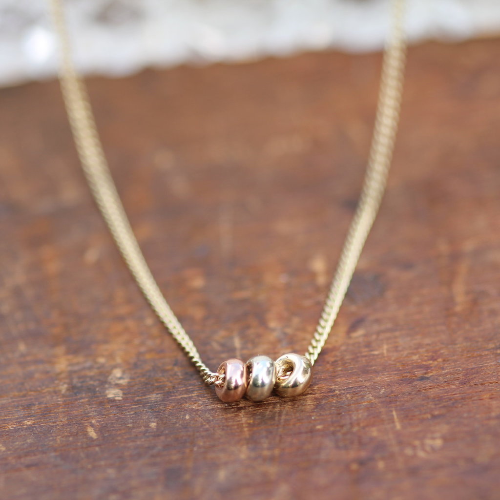 LILA Gold Tri Gold Necklace