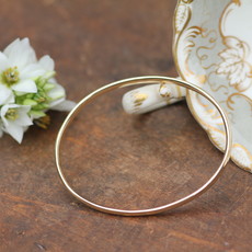 KENSINGTON Gold Elipse Bangle