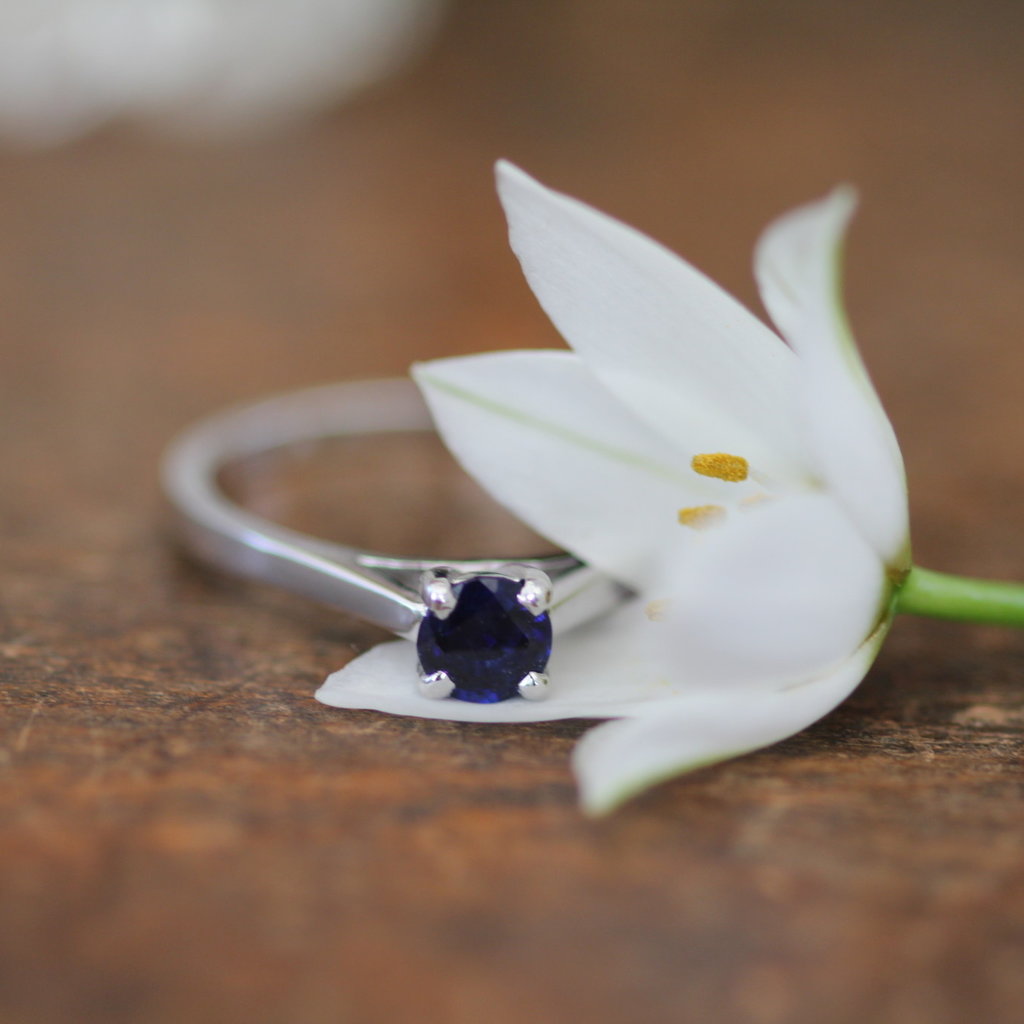 OCEANIA White Gold Blue Sapphire Solitaire Ring
