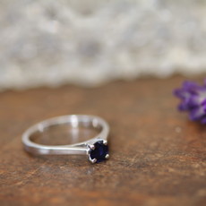OCEANIA White Gold Blue Sapphire Solitaire Ring