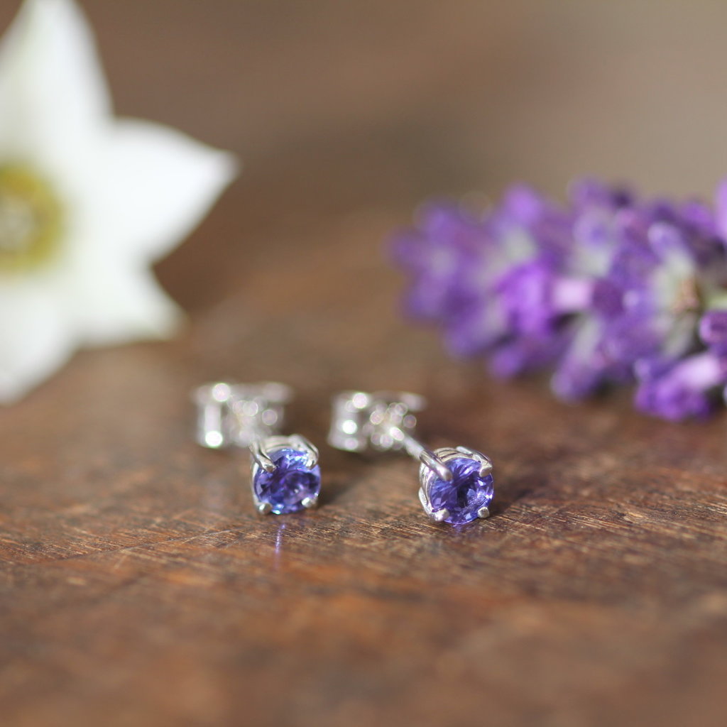 OCEANIA Tanzanite White Gold Stud Earrings