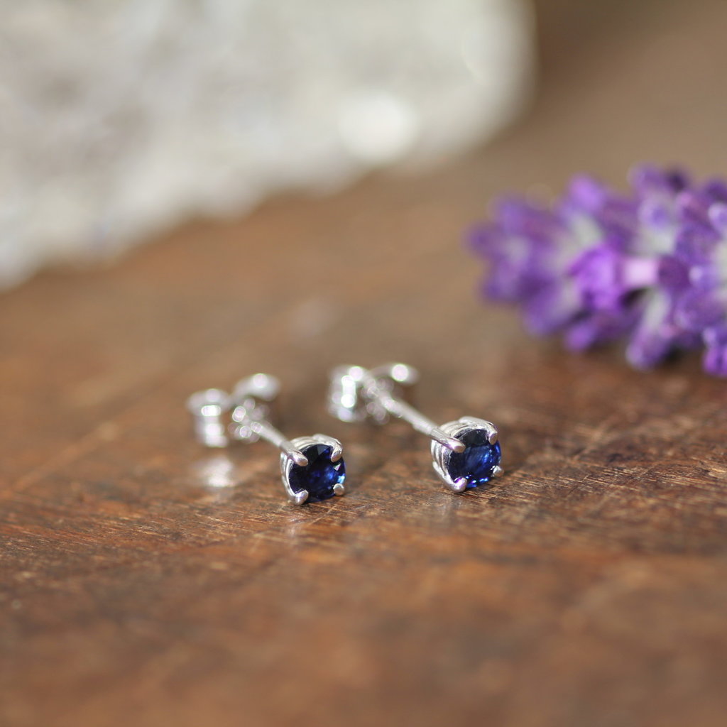 DAISY White Gold Blue Sapphire Solitaire Earrings