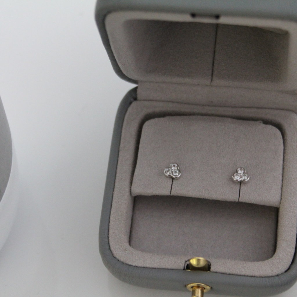 DAISY White Gold Ivy Tri Diamond Earrings