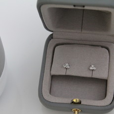 DAISY White Gold Ivy Tri Diamond Earrings